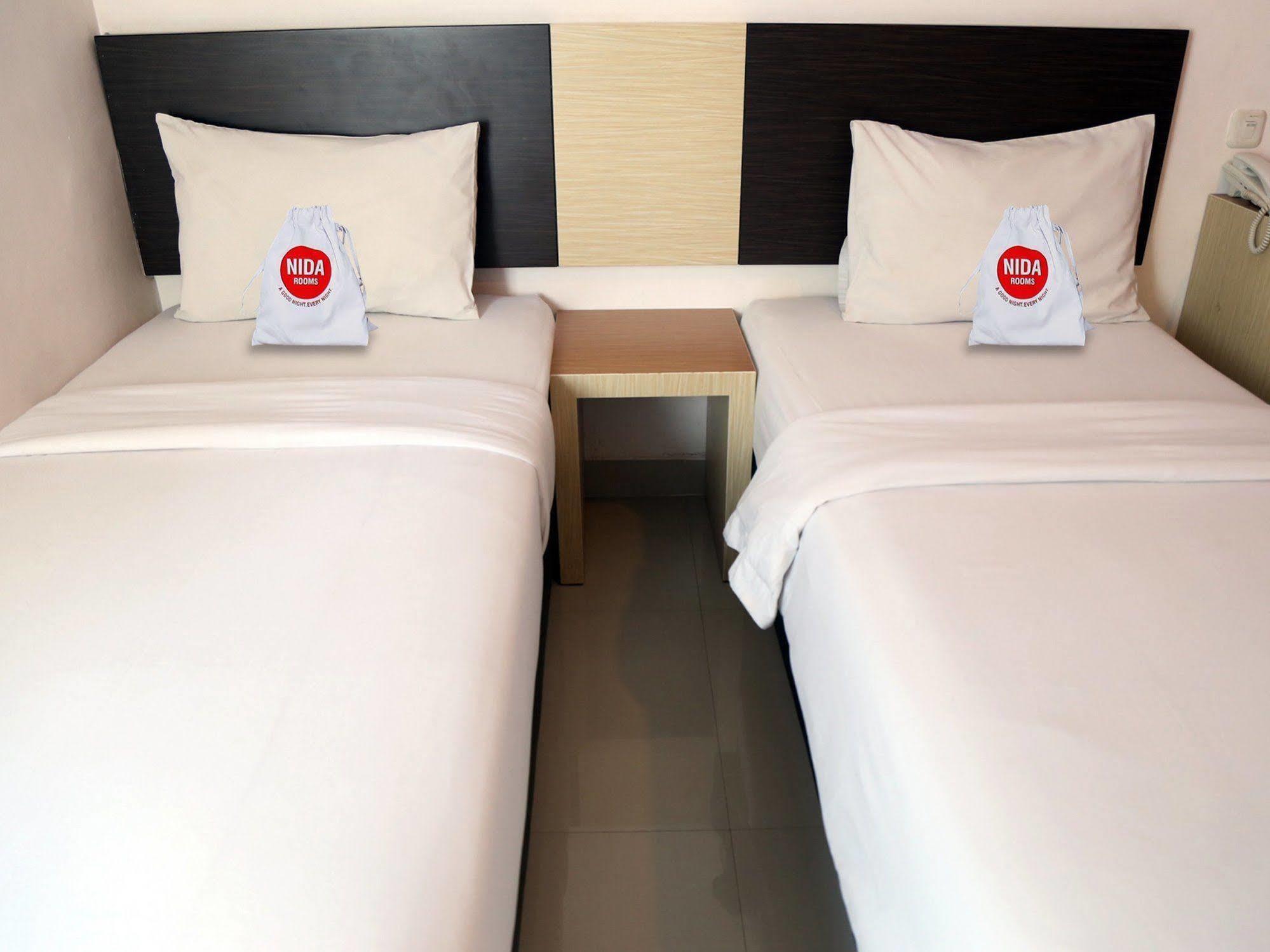 Hotel Nida Ahmad Yani 2*
